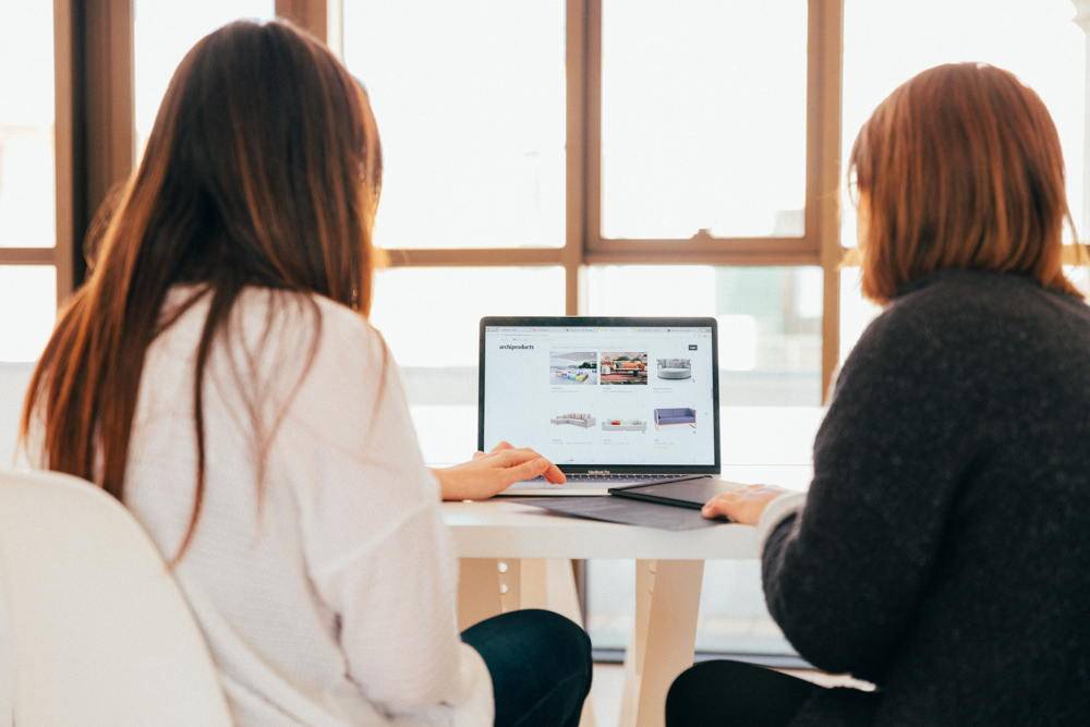 Hire a website designer the right way - Midas Creative